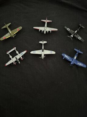 Lot of 6 Vintage WWII Military Aircraft Diecast Toy Planes - B-17, P-38, Corsair